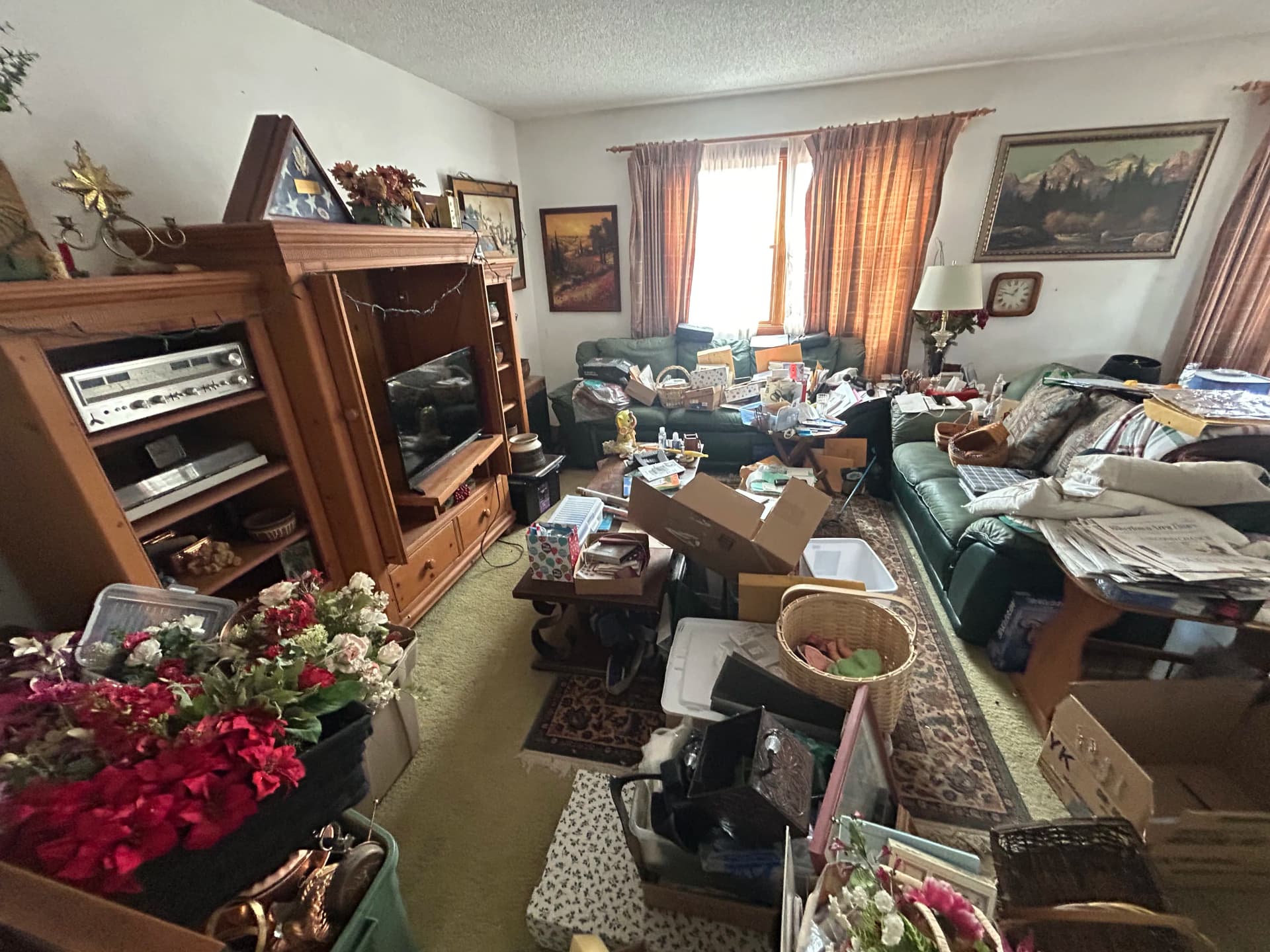 Heavy Clutter Taking Over Your Home? We Handle It All image